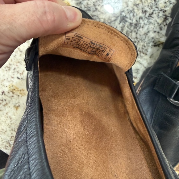 Vionic Cynthia Loafers Chain Detail 8 Black Leather Lug Sole Slip On Shoes - Picture 6 of 6